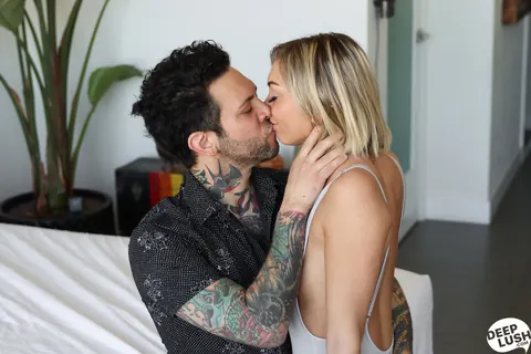 Chloe Temple: Slim Tattooed Blonde in a Bikini Takes Anal Doggy Style – photo 9 of 16