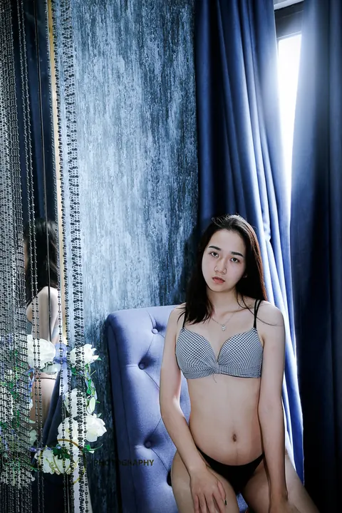 Brunette Model Poses Playfully in Lingerie – photo 12 of 21