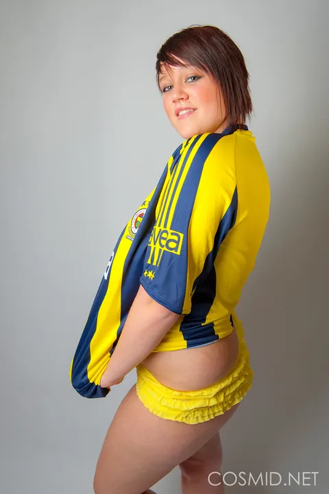 BBW with Big Tits Strips to Panties and Shows Her Curves – photo 11 of 16